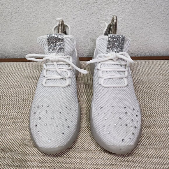 White Sneakers Women's Size 5.5 New - Picture 2 of 6